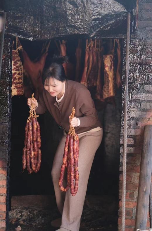“腊味之城”苏轼故乡，奕虹家乡特产川香黑猪腊肉香肠 商品图2