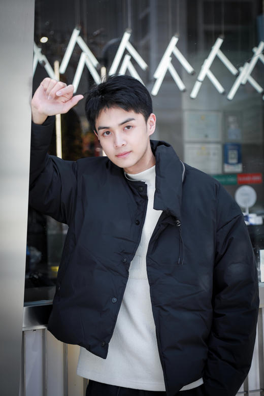 S445874491简约休闲羽绒服 商品图1