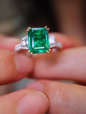 2.25ct刻面祖母绿戒指