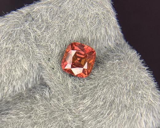 1.32ct刻面帕帕拉恰蓝宝石裸石 商品图3