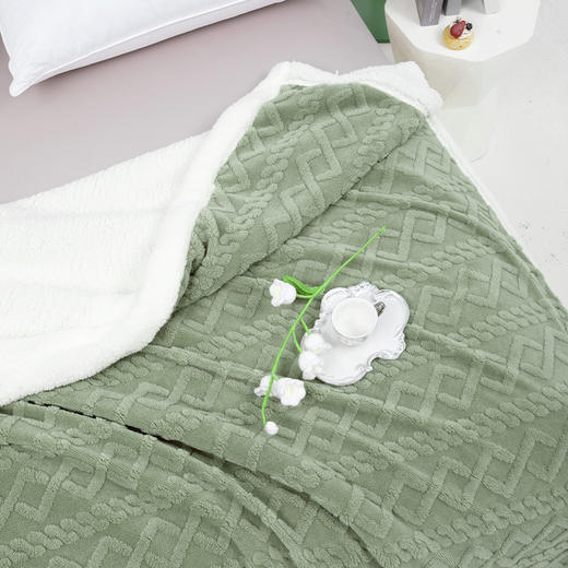 多喜爱豆绿色羊羔绒双层暖暖毯200*230cm【分仓直发，72小时发货，周末节假日不发货】 商品图2