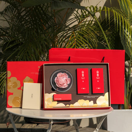 【和和美美 瓷花武夷岩茶礼盒】属于东方人的浪漫礼物 商品图0