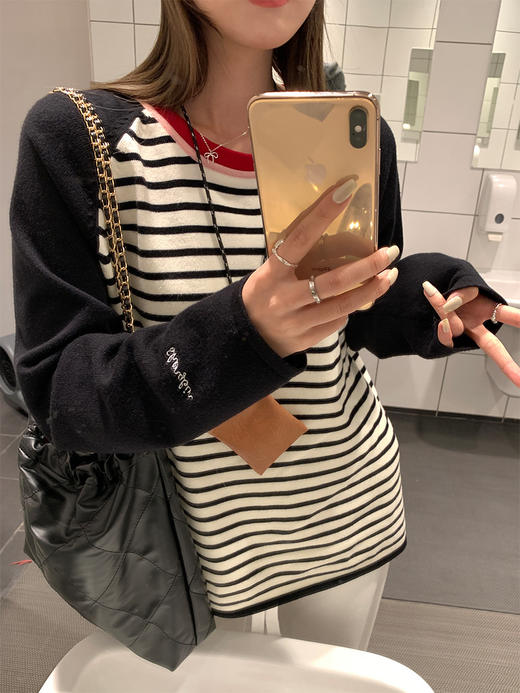 <曾小咸推荐> 	黑白条纹撞色针织长袖 日常109/件 活动价89.99/件！【预售款，预计3-15天发货】 商品图2