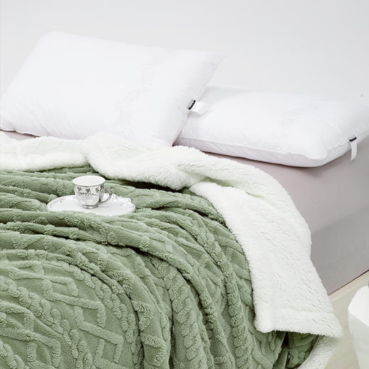 多喜爱豆绿色羊羔绒双层暖暖毯200*230cm【分仓直发，72小时发货，周末节假日不发货】 商品图3