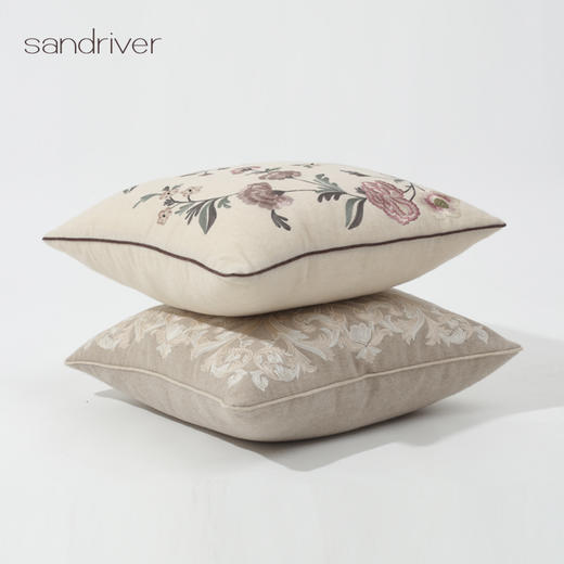 花朵绣花羊绒抱枕 SJF95P588W 商品图4