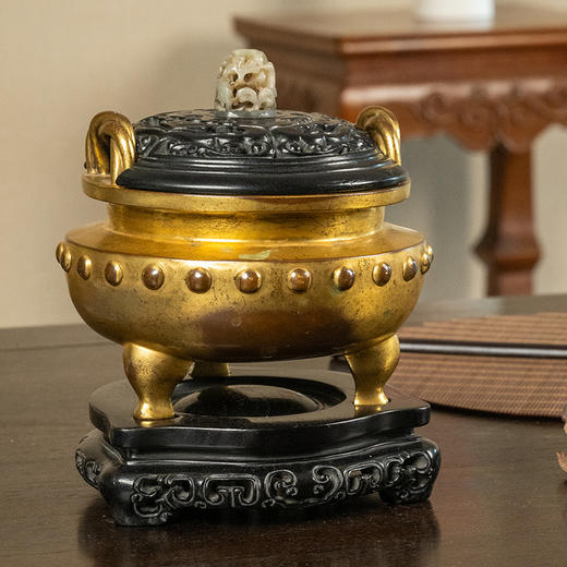 清 铜鎏金绳耳鼓钉纹香炉（紫檀盖座） 商品图4