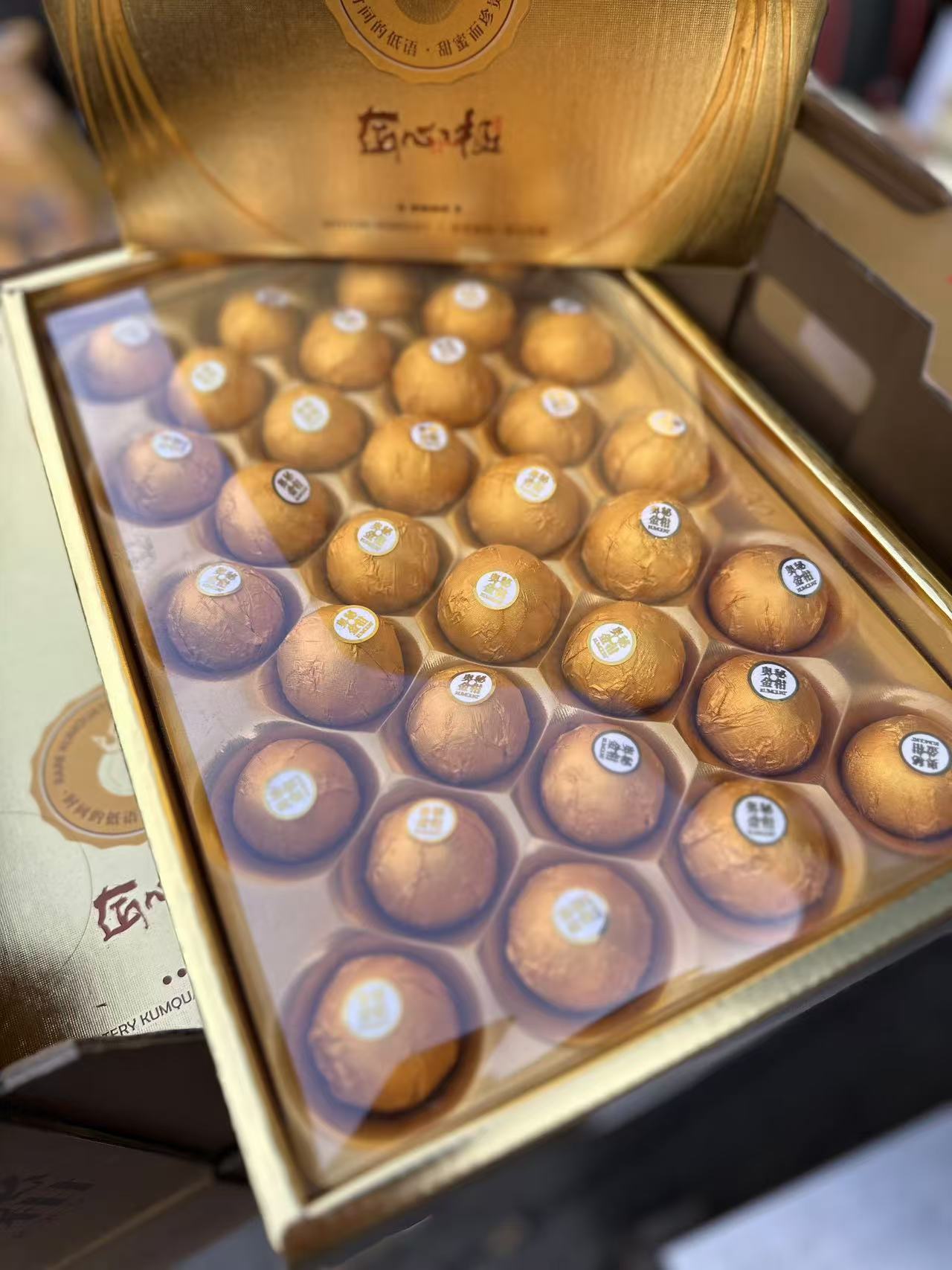 周四取货：【匠心级奥秘金柑】一箱32个左右，皮薄多汁，超嫩，超水！！