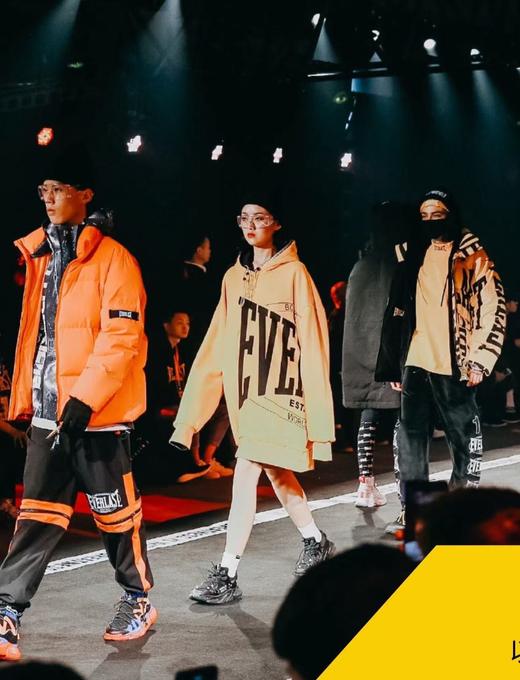 美国潮牌𝑬𝑽𝑬𝑹𝑳𝑨𝑺𝑻·情侣羽绒冲锋夹克【福利品】 商品图1