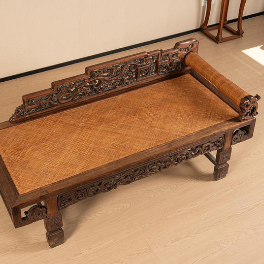 清 红木透雕螭龙纹贵妃榻 商品图3