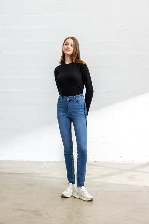 佐丹奴女装24年新款双面磨毛上衣05324627 商品图1