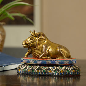 清 铜鎏金卧牛镇纸摆件