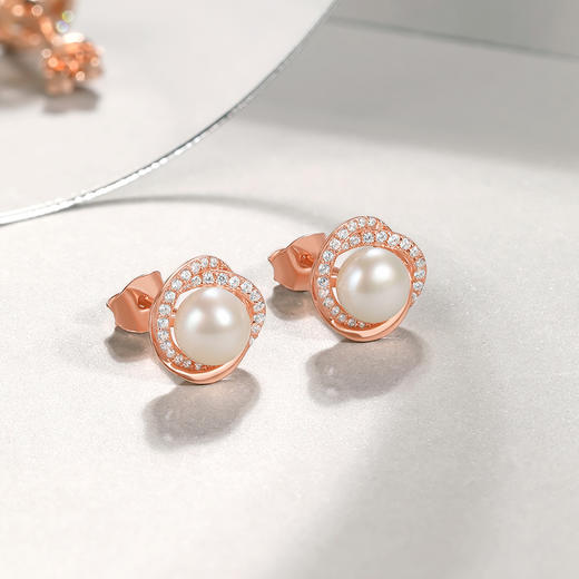 周六福白月光淡水珍珠耳饰女耳畔花开优雅S925银送女友送女友礼物 商品图5