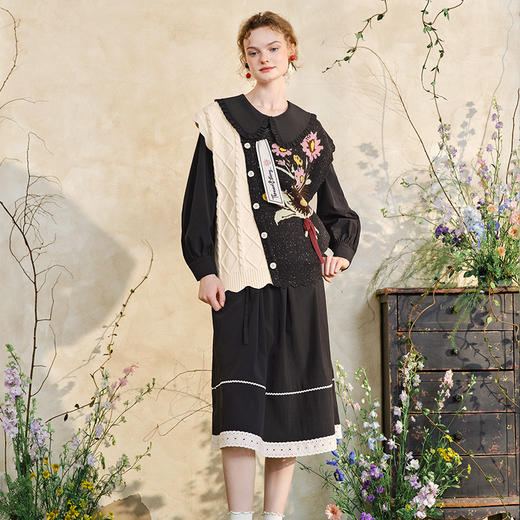 两三事 半梦花醒 2025春季新款拼色花卉图案领带装饰无袖针织衫女 商品图2