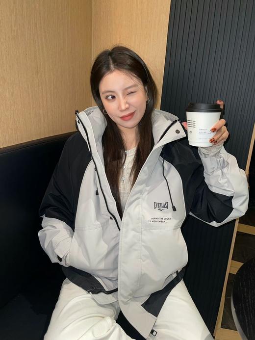 美国潮牌𝑬𝑽𝑬𝑹𝑳𝑨𝑺𝑻·情侣羽绒冲锋夹克【福利品】 商品图0