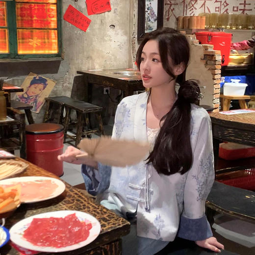 金蘑菇菇 山有木兮 木有枝/ 新中式刺绣 提花 手工盘扣锦缎外套 商品图4