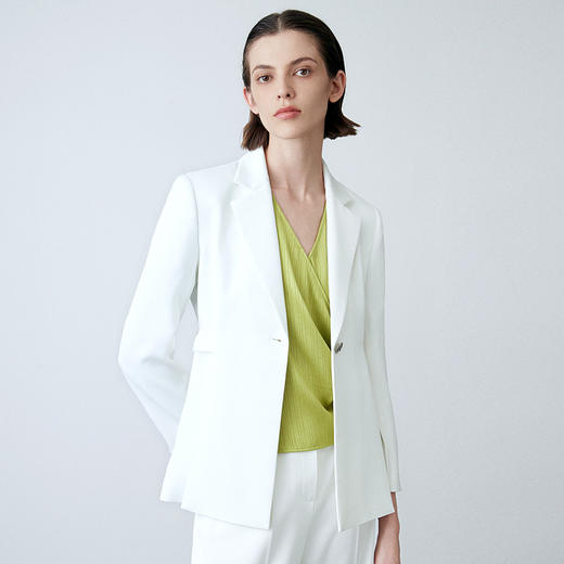 EITIE爱特爱春季新款洋气通勤百搭职业干练纯色西装外套女7703411 商品图2