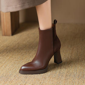 【预售5天】欧美时尚秋冬季新款尖头防水台粗跟高跟短靴女侧拉链拼色LD&6920