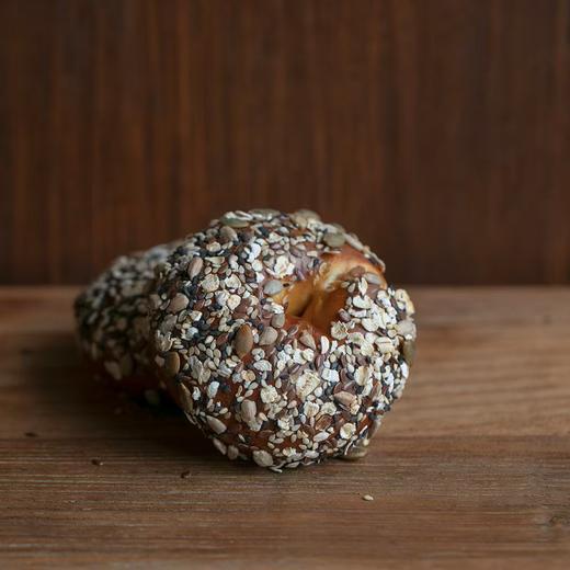 苹果肉桂碱水贝果 商品图0