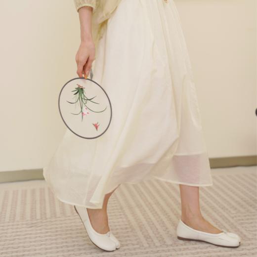 两三事雨季白茶夏季新款纯色光泽感A字高腰半身裙仙女飘逸 商品图2