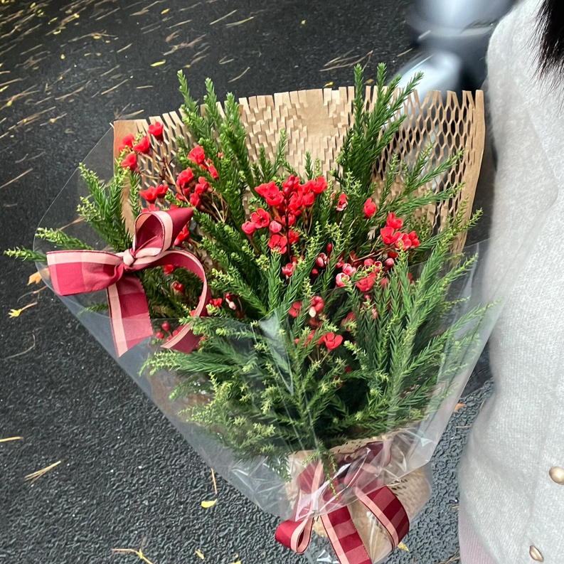 【happy圣诞~】AB级红色腊梅2 -3支+AB级天竺少女2-3小支＋包装纸2张＋红色丝带一段