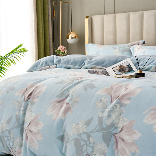 多喜爱浅韵芳菲绒类四件套【分仓直发，72小时发货，周末节假日不发货】 商品图4