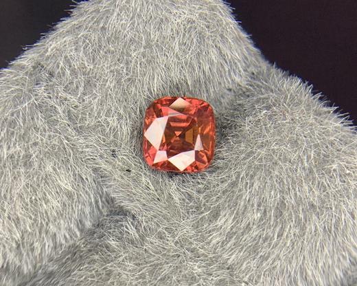 1.32ct刻面帕帕拉恰蓝宝石裸石 商品图2