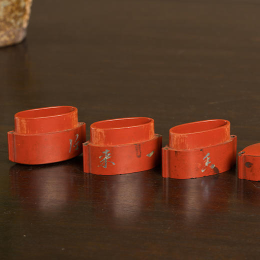 清 朱漆嵌螺钿诗文四层随身香盒 商品图3