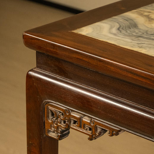 清 红木镶云石夔龙纹角牙条桌 商品图1