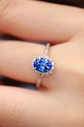 1.23ct刻面蓝宝石戒指