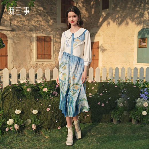 两三事 鸢海疏影 2025春季新款甜美荷叶边拼接绣花印花连衣裙 商品图0