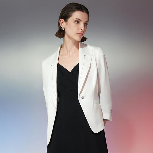 EITIE爱特爱春季新款职业干练显瘦西装外套7703409 商品图3