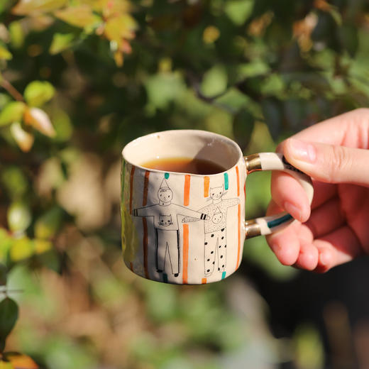 中国 花狗空间张晓雪 雕塑系列马克杯 金边 彩色条纹 盘 商品图3