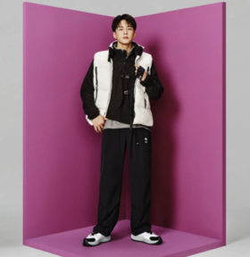 【12.21圣诞专享礼遇】
安德玛曾舜晞同款 UA Limitless热冬系列羽绒马甲1384642-110【无货将做退款】