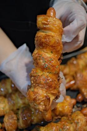 现烤面包—十三香烤肠牛角包