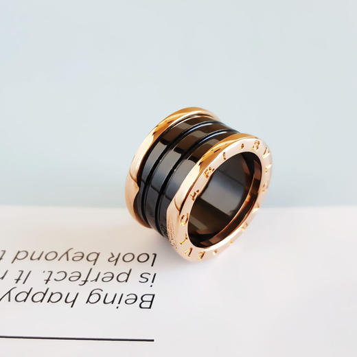【95新】BVLGARI宝格丽B.ZERO1系列AN855563 18K玫瑰金黑陶瓷四环弹簧戒指52号101224NJS12 现售价：4700 商品图5