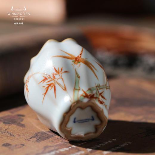 问鼎汝瓷鼎峰系列月白小佛手杯（红竹蜻蜓）（缺货） 商品图4