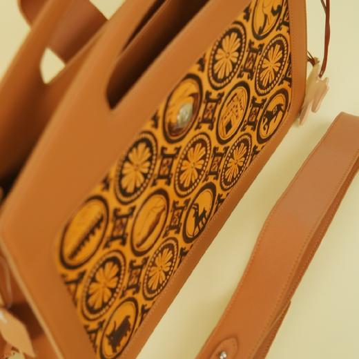 青海·治多 手工皮雕包 商品图3