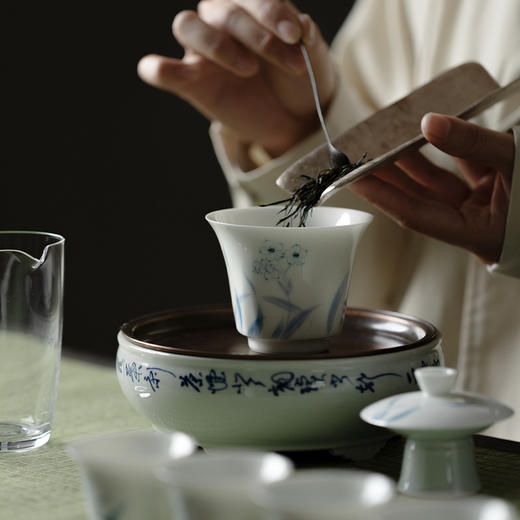 束刻<手绘青花水仙盖碗> 商品图3