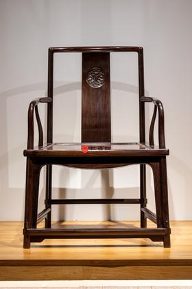 红桥红  家具严选  大红酸枝（交趾黄檀）【王款 大扇形 南官帽椅】