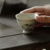 束刻<觅青釉下彩手绘闲鱼茶杯> 商品缩略图2