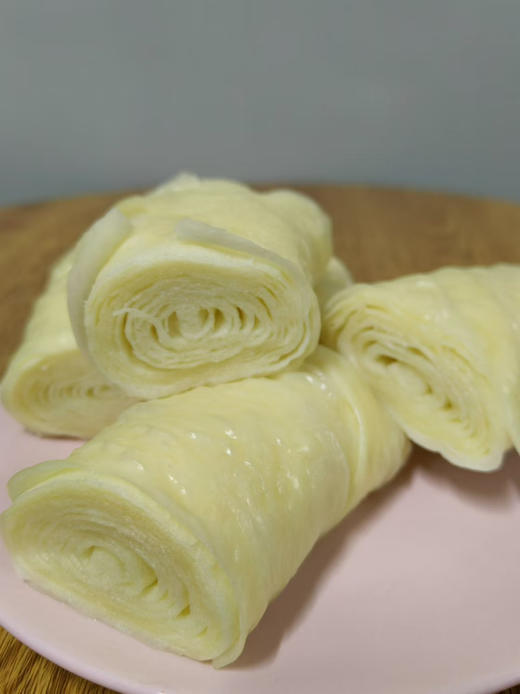 真的是千层花卷，吃起来是咸口的，特别香，让你一口回到小时候的感觉！纯手工发酵 没有科技与狠活，麦香浓郁、现做现发 瓷实劲道！450克一袋，6个，一组两包 商品图1