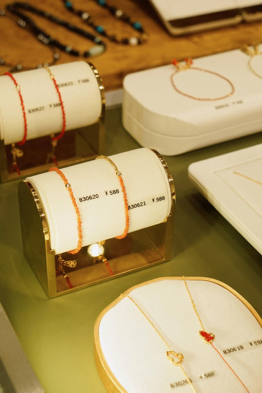 真金❗️真钻❗️【VZFINE新年开运红绳】新天地在售  有金（进）有钻（赚）好彩头，只要99起❗️  🎁品牌直发，礼盒包装，送礼有面 商品图1