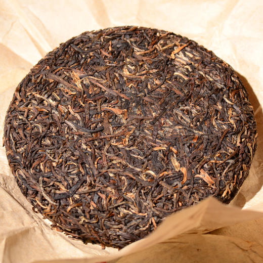 重磅！重磅！重磅！！！年终囤货必入款：90年代老料【何氏兄弟私人定制小白菜】等级极高，汤色已红，老味十足，一泡难求！125g*片！ 商品图2