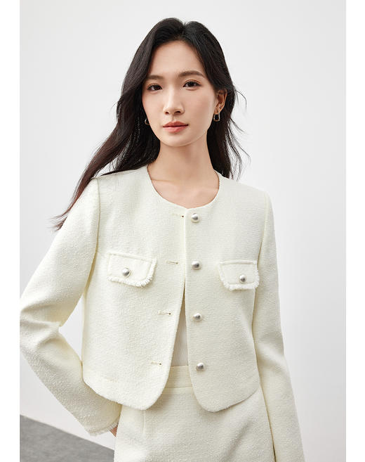 【内购】简雅小香风通勤圆领撞色金属扣毛边设计垫肩肌理感短款外套-151W58783 商品图0