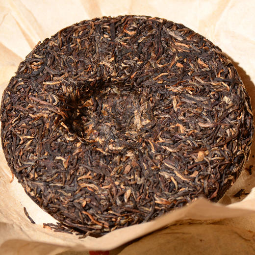 重磅！重磅！重磅！！！年终囤货必入款：90年代老料【何氏兄弟私人定制小白菜】等级极高，汤色已红，老味十足，一泡难求！125g*片！ 商品图3