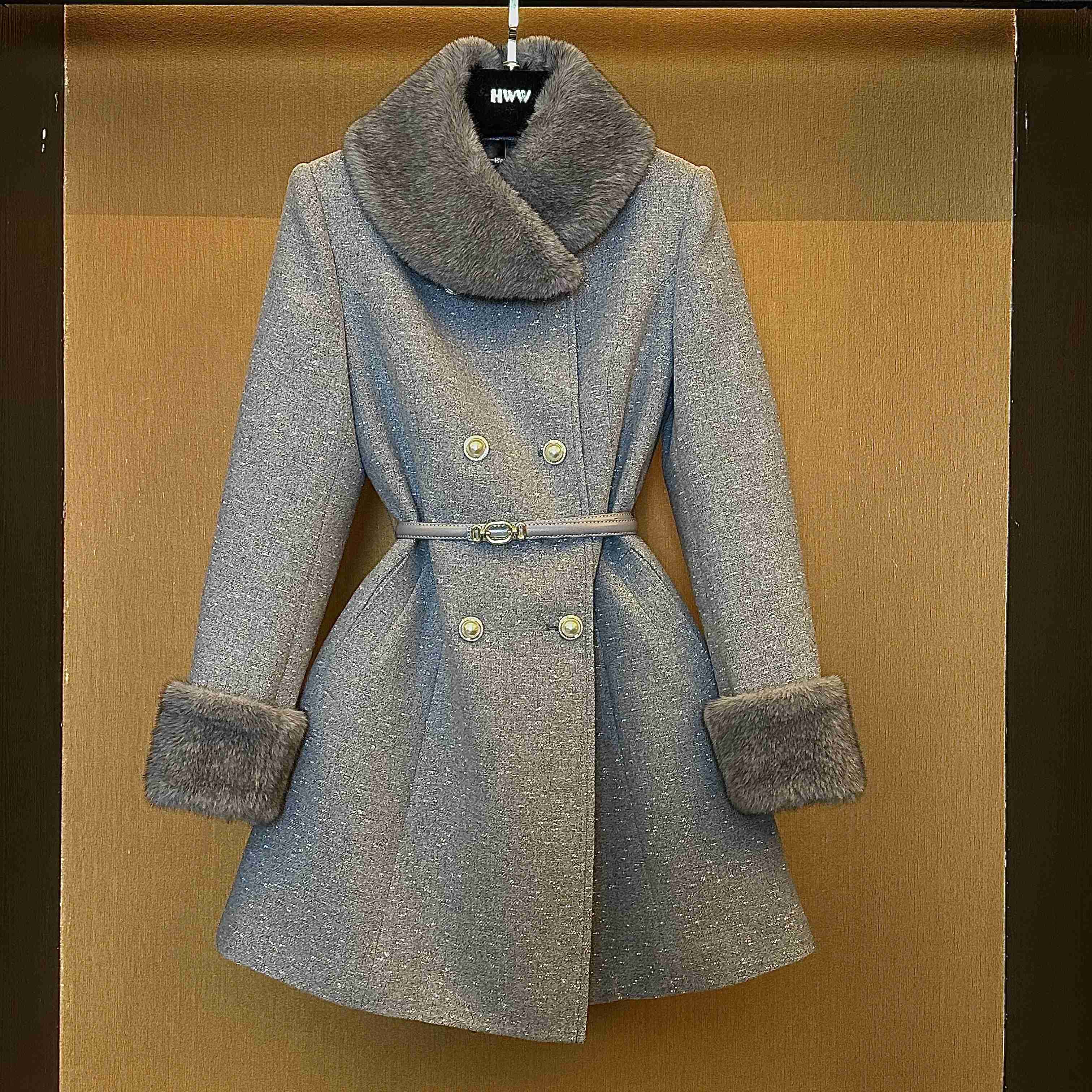 羊毛白鹅绒（袖子充绒毛领可拆卸)时尚气质收腰鹅绒服DHZZR408096