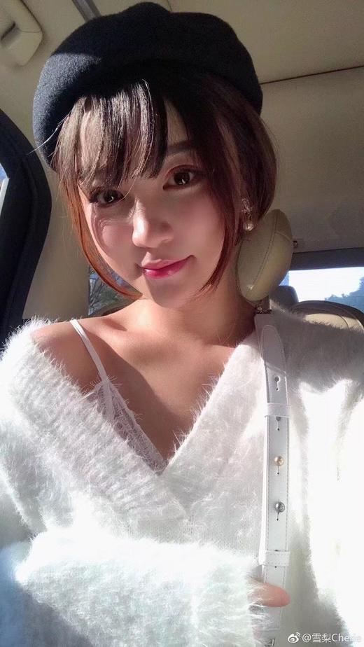 香奈儿镶钻珍珠吊坠耳钉（XTY） 商品图2