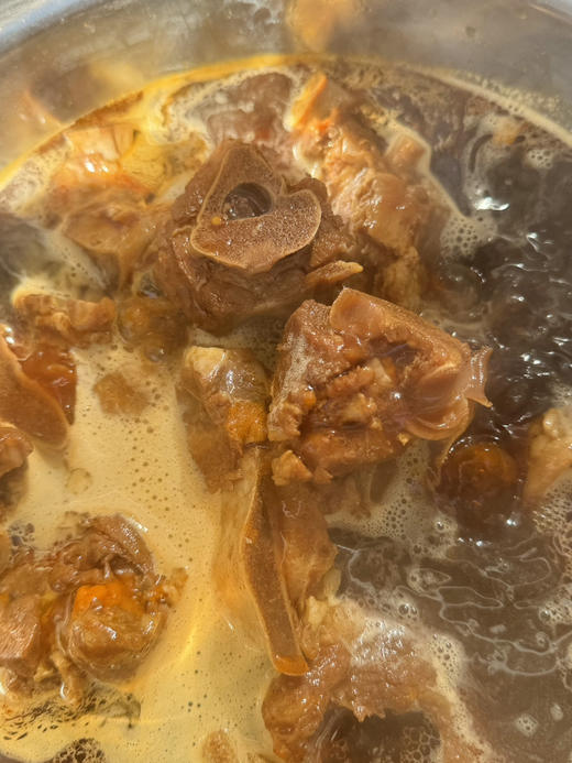 【紫光园老北京羊蝎子】选用草原散养羔羊肉，肉多鲜美，低脂肪，富含钙质，易于吸收。传统老北京工艺，地道风味，香而不膻，0防腐剂，高温真空包装。 商品图0