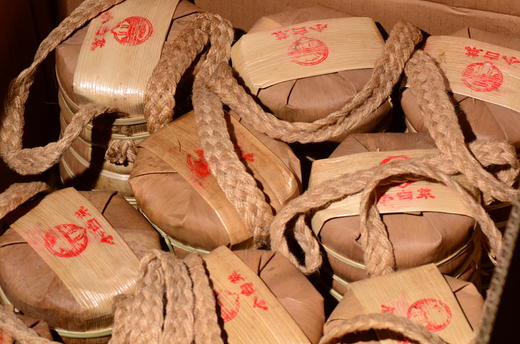 重磅！重磅！重磅！！！年终囤货必入款：90年代老料【何氏兄弟私人定制小白菜】等级极高，汤色已红，老味十足，一泡难求！125g*片！ 商品图4