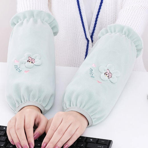 🌈超值‼💰19.9💰买一送一，🔥到手2副❗❗【云朵棉亲子羽绒服袖套】👉厂家亏本清仓！ ✅传统袖套只是保护袖口，这款还保暖 ✅不起球，也不会掉色！！！ 商品图4